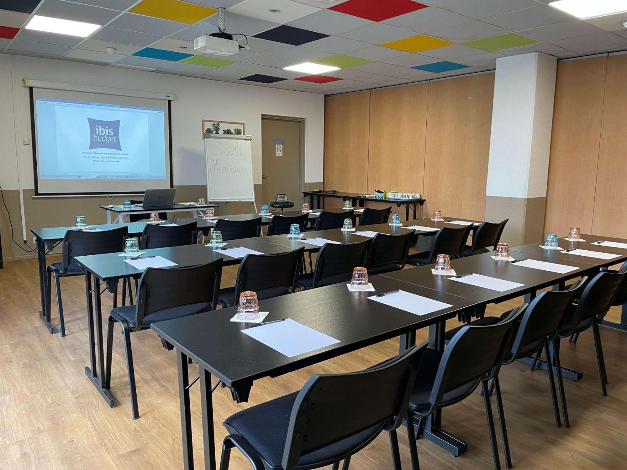 Ibis Budget Marne La Vallee Pontault Combault Zewnętrze zdjęcie