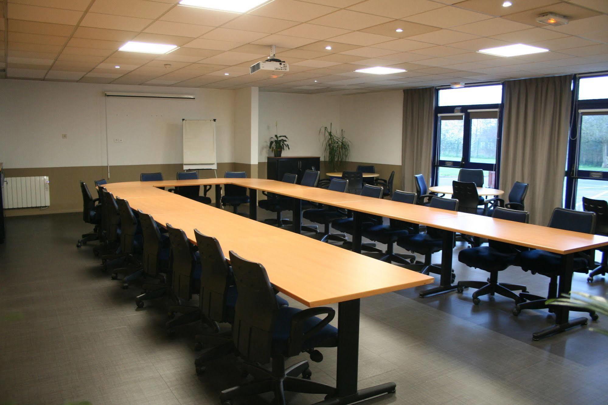 Ibis Budget Marne La Vallee Pontault Combault Zewnętrze zdjęcie